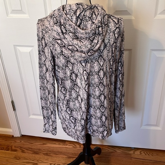 Zenana Snake Print Kangaroo Pocket Drawstring Tunic Long Sleeve Hoodie Women S - Picture 5 of 12